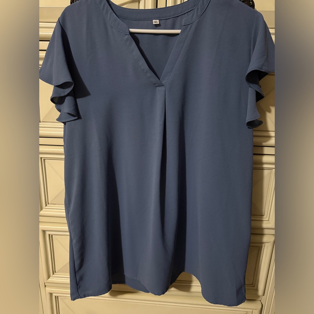 Gray/Blue V-Neck Work Top - XL (worn once!)